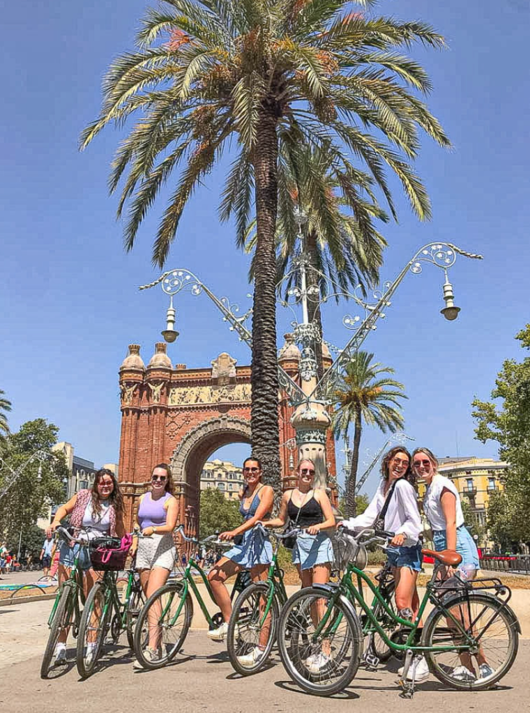 fietstour door Barcelona, fietstour Barcelona, fietstocht Barcelona, de mooiste plekjes per fiets door Barcelona.