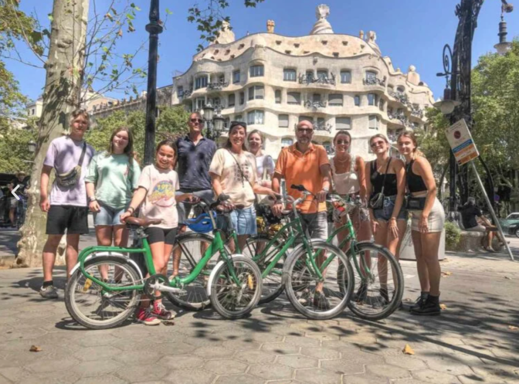fietstour door Barcelona, fietstour Barcelona, fietstocht Barcelona, de mooiste plekjes per fiets door Barcelona.